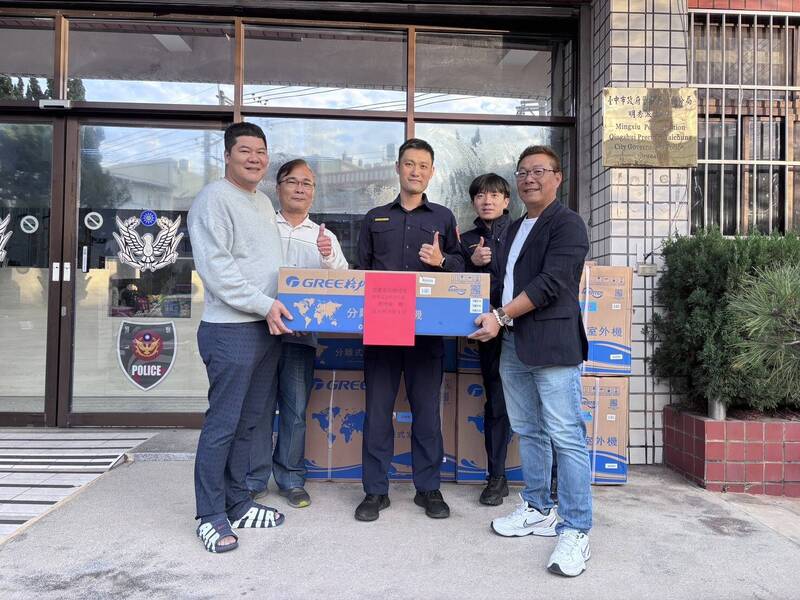 嘉麗建設(shè)捐贈(zèng)暖心設(shè)備，助力建議保護(hù)社區(qū)安全