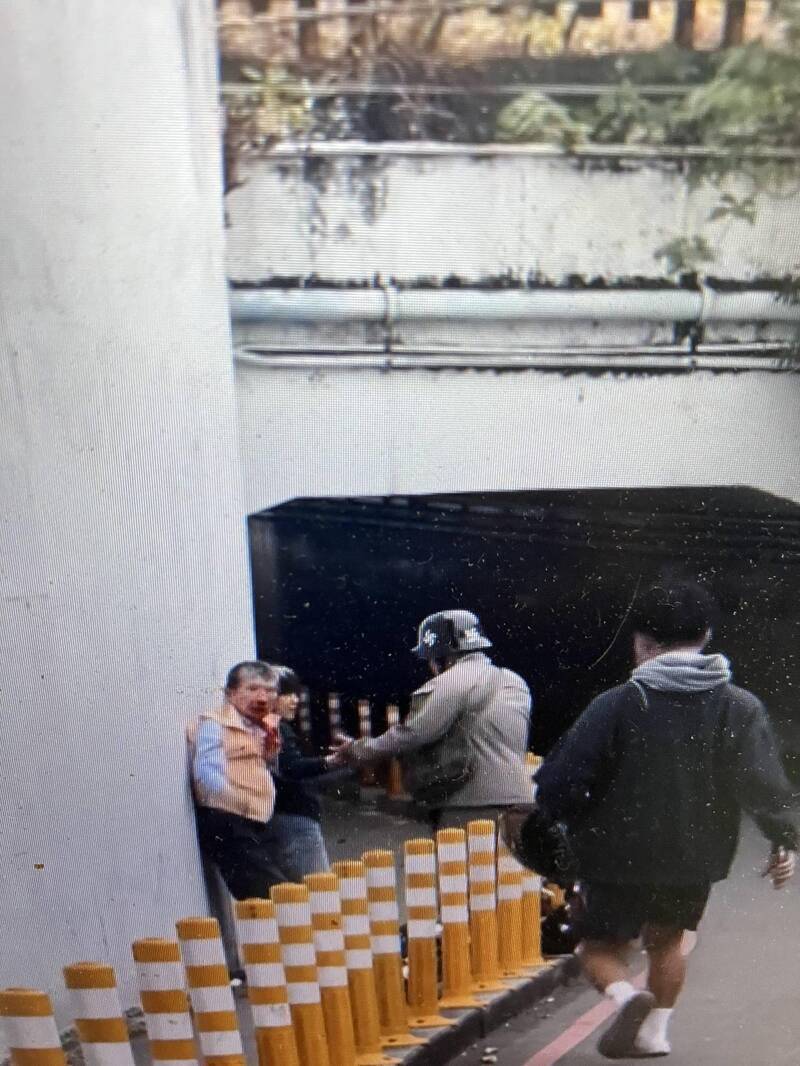 騎車逆向撞老人還痛毆對方 高雄惡男身分、黑歷史全曝光！