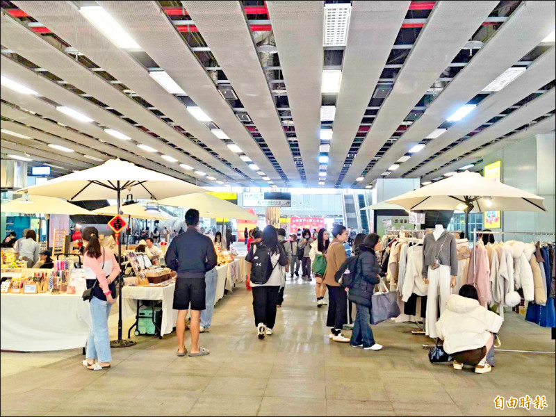 高雄車站地下街 市集、動漫真好逛