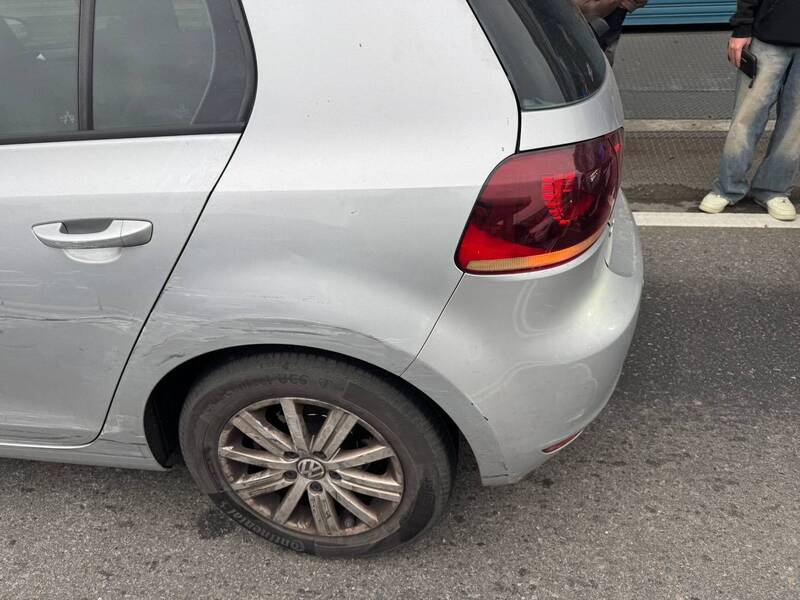 男子出車禍被揪出無照駕駛 違規未結高達200餘件