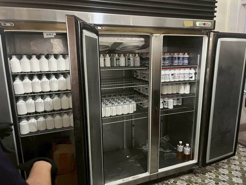 自中國走私1886瓶疫苗冒充清潔劑 養鴨男子起訴