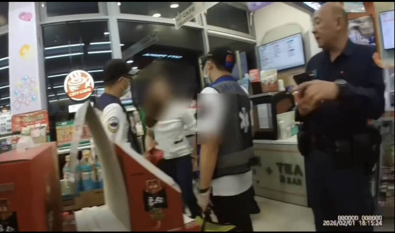 超商結帳排隊起爭執 高雄2女互扯受傷送醫