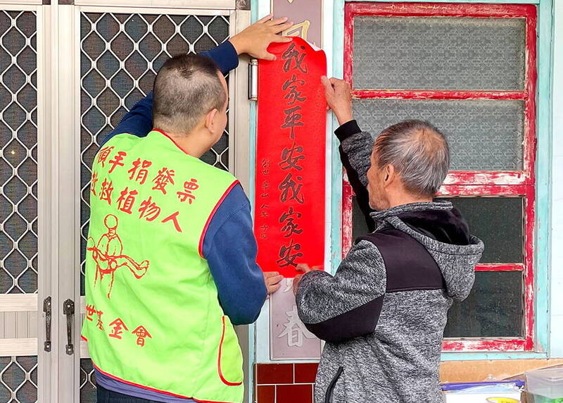 「寒士吃飽30」送禮到家活動，於2月2日集結各界善心送愛助弱勢過好年。（圖由創世台南分院提供）