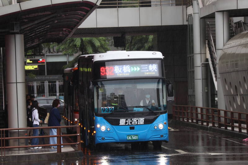 因應春節旅遊人潮 新北觀光公車加密、市區路線調整