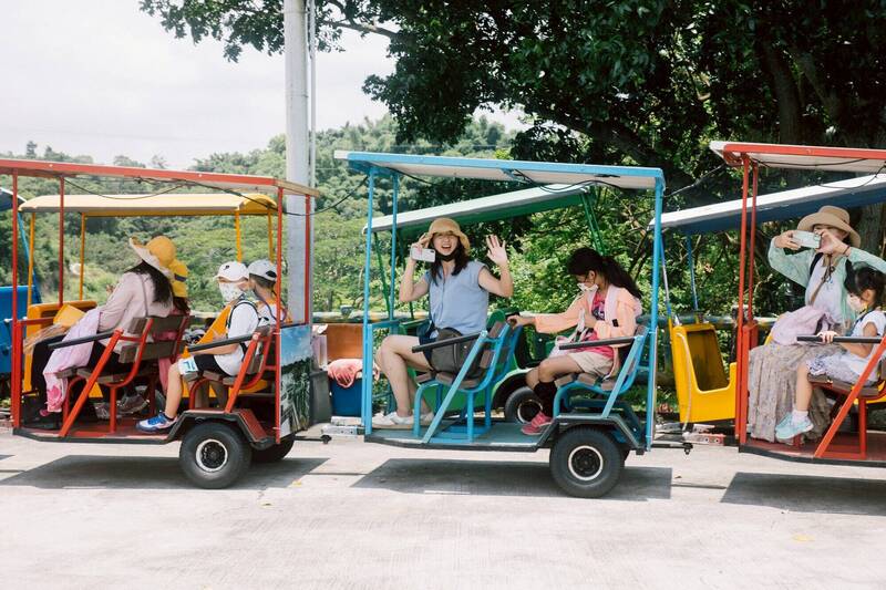 迎接馬年，柳營尖山埤渡假村於春節除夕至初四規劃「馬年迎春、福鴨獻瑞」春節活動。（圖由尖山埤渡假村提供）