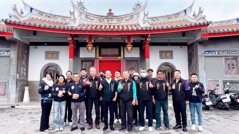 臘月十五參香 馬公市長黃健忠率團隊祈願新年度市政推動順行