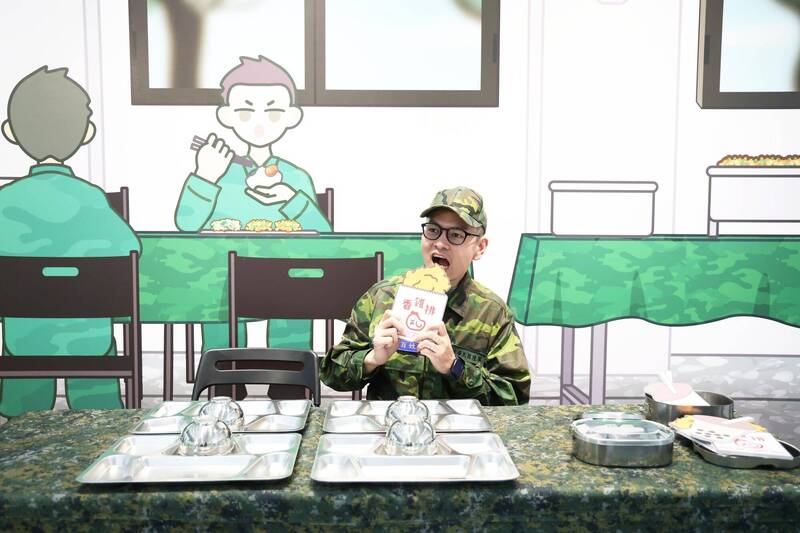 每日三餐與菜鳥哲學，帶領觀眾完整走過一趟當兵生活。（中原文創園區提供）