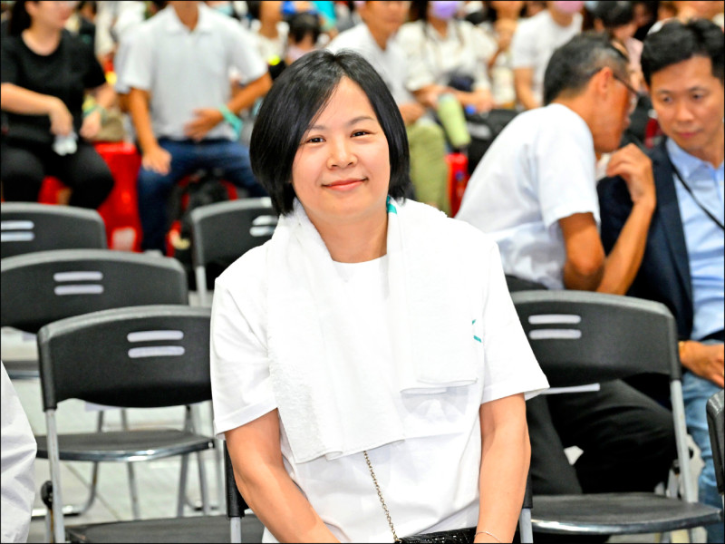 明就職立委 尚未申請放棄中國籍 官員：可不接受中配李貞秀質詢