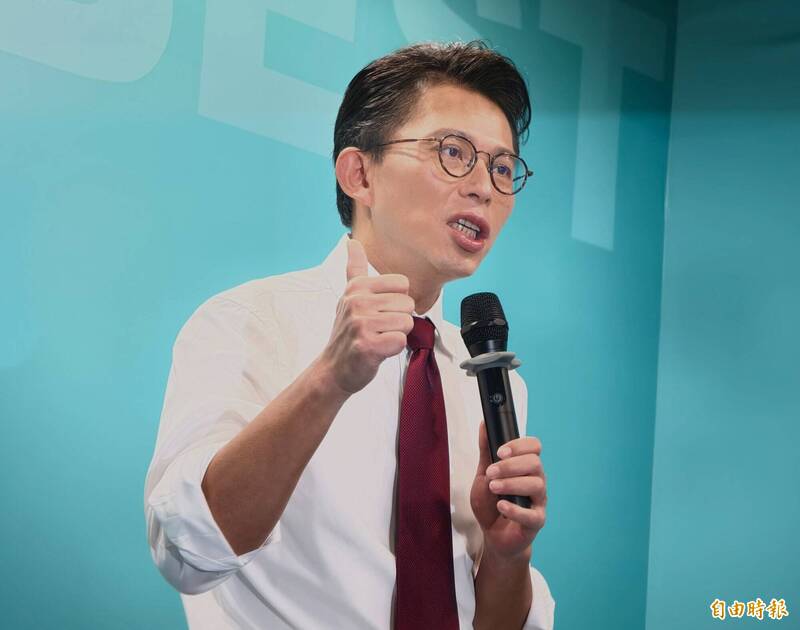 黃國昌喊「給我4年」 她翻白眼狠酸： 給他1天我都嫌多