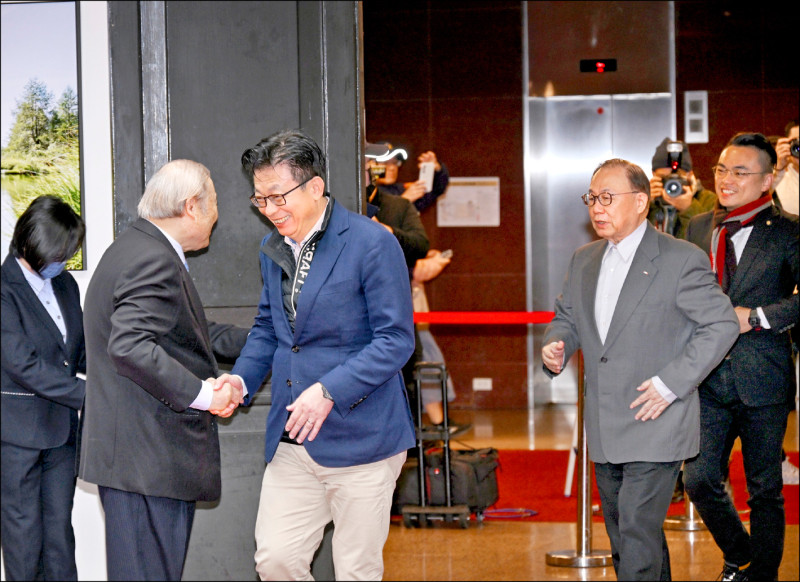 郭國文再搶頭香 期許立院正常審理法案