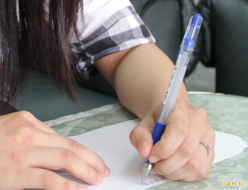 不是簡體! 老師常寫「這1字」 鄉民笑了:台灣人才懂