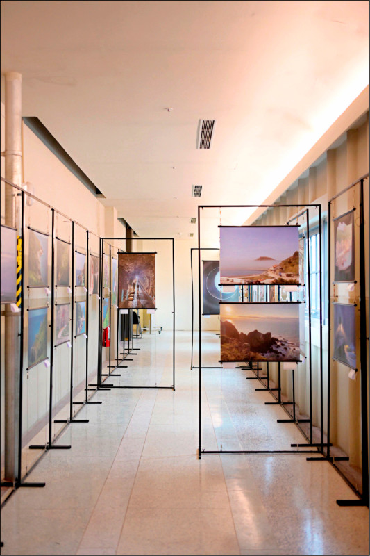 看見東引 基隆港候船室辦攝影展