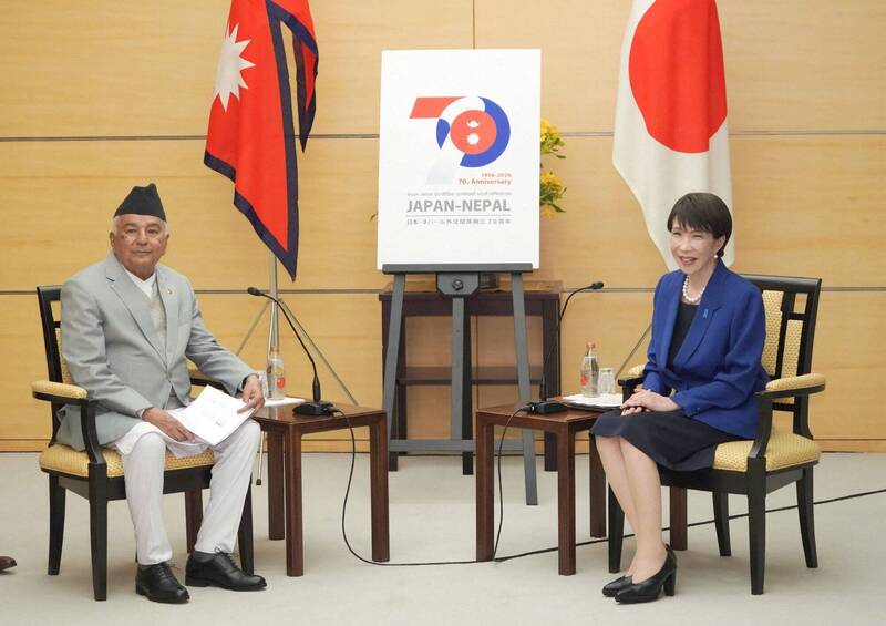 造勢被握到手受傷 高市早苗接見尼泊爾總統時未握手合影