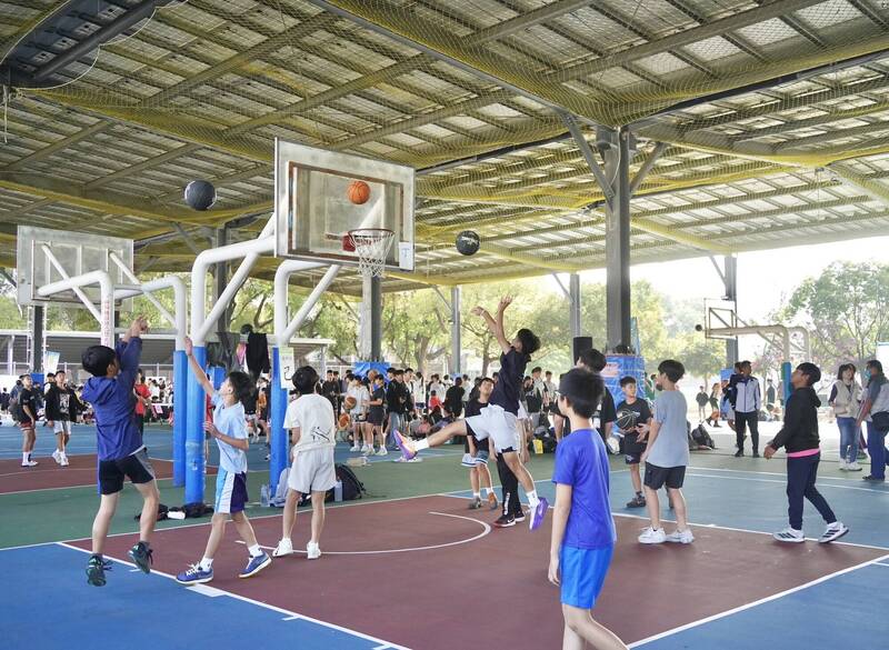 阿猴城縣長盃3X3籃球賽吸引300隊同場競技