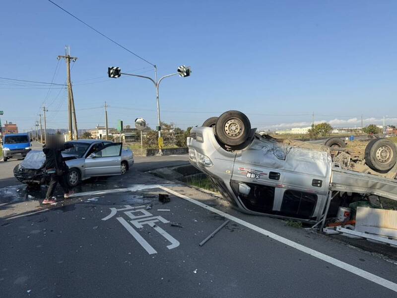 2車3人受傷送醫。（圖由消防提供）