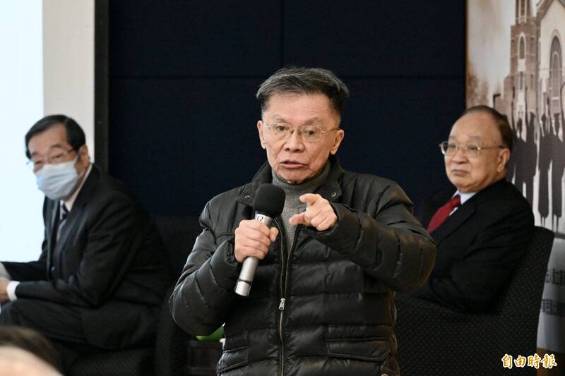 沈富雄在电视节目上与高嘉瑜讨论性骚扰黑数时，指「翁达瑞是知识份子的败类、没有廉耻、脸皮厚」。（资料照）