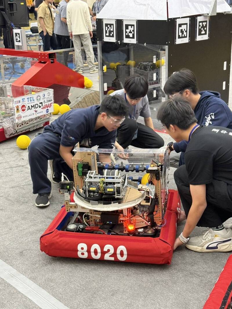 南科FRC機器人模擬賽 全台12隊、逾300師生較勁