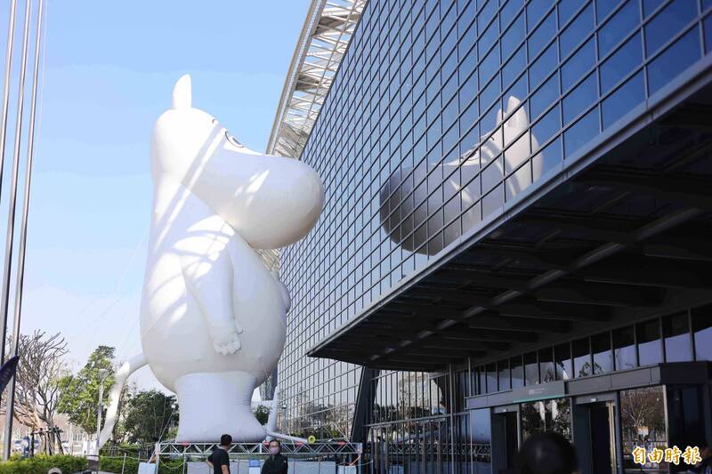 台中會展中心巨型姆明2/15起「消風放年假」 2/24再上班原因曝