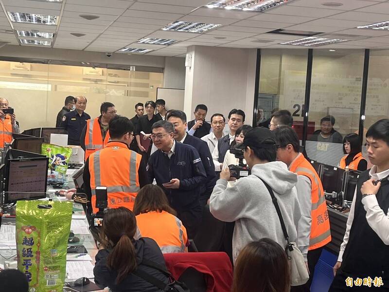 卓榮泰視察春節運輸 喊出台美關稅談判定案後「百工百業再衝一波」