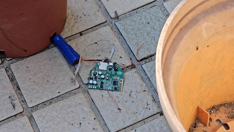 宜蘭市民宅包裹爆炸案 現場查扣疑似引爆電路線版