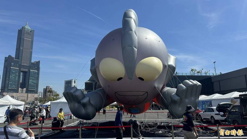 春節快來!高雄冬日遊樂園「超人力霸王」CP首次在台合體