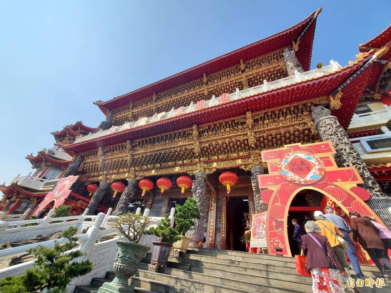 高雄元宵乞龜初一開跑!80萬油電休旅車、筆記型電腦都能帶回家