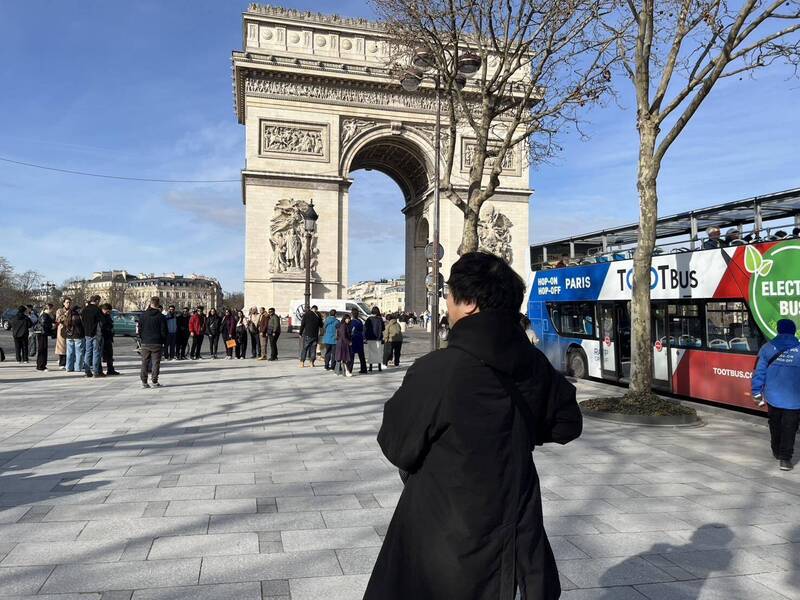 無懼中共通緝威脅!沈伯洋赴法國完成外交任務