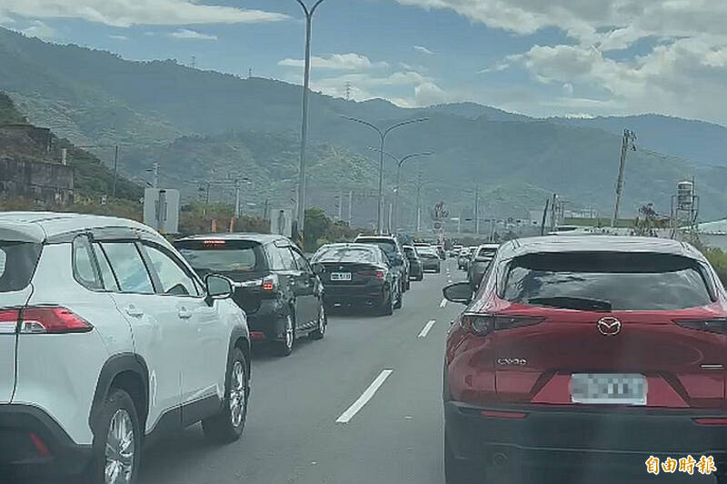 恆春半島春節再現「南國熱」!台一線半日破1.5萬車次