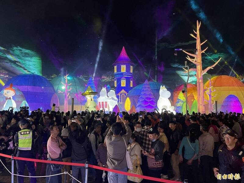 中台灣燈會開幕 姆明一族搭軌道列車驚喜現身