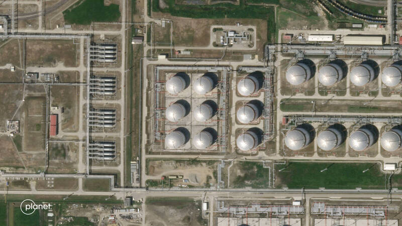 以牙還牙!俄烏日內瓦和談前夕 烏軍無人機夜襲俄黑海港口與油庫