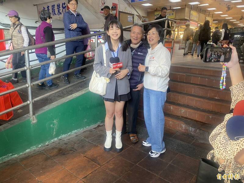 記者採訪蘇巧慧掃街巧遇阿公!網讚「可愛C位畫面」