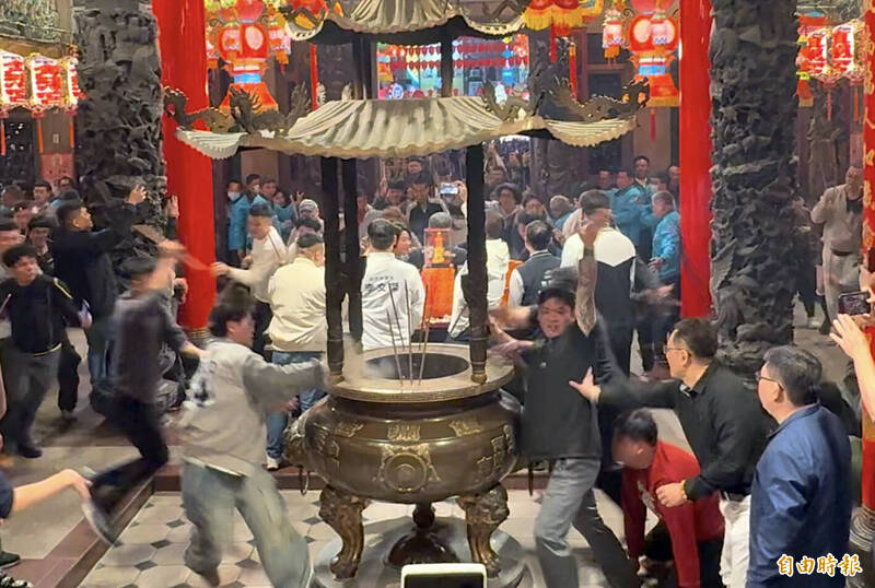 大甲鎮瀾宮除夕搶頭香!大雅包辦前2名 金媽祖+錢母全帶走
