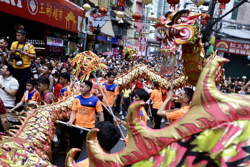 最古老華埠馬尼拉賓安杜區菲味過年 小吃區台灣香腸熱銷
