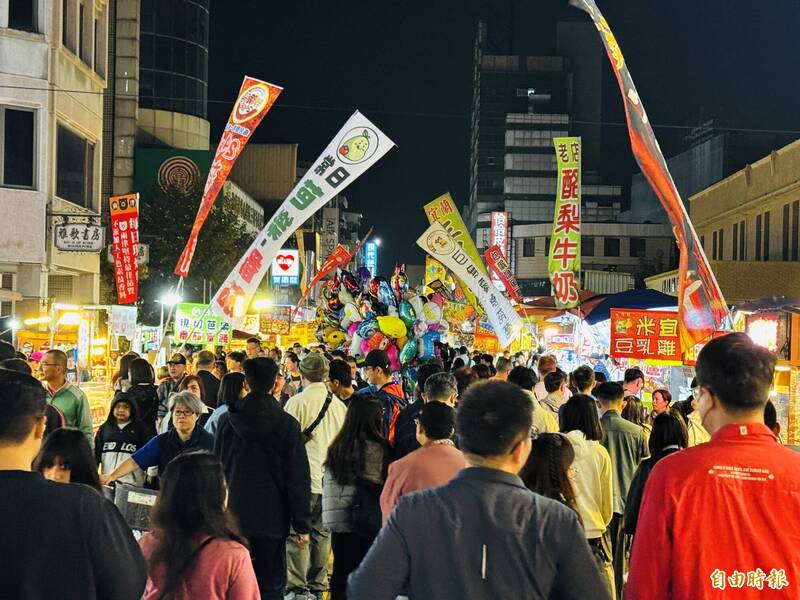 人潮錢潮湧現嘉義文化路夜市曾千萬人次造訪 除夕愈晚愈熱鬧