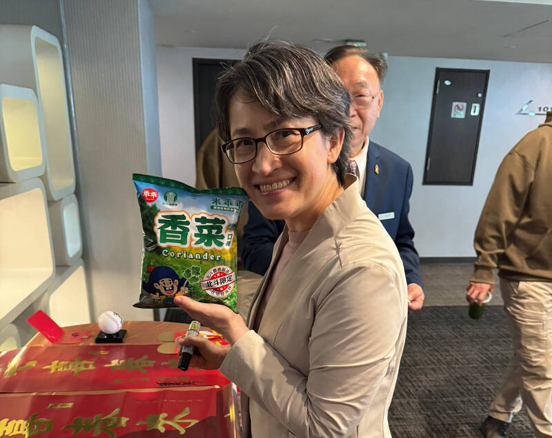 「香菜控」蕭美琴馬年第一驚喜 獲香菜全餐+香菜乖乖!