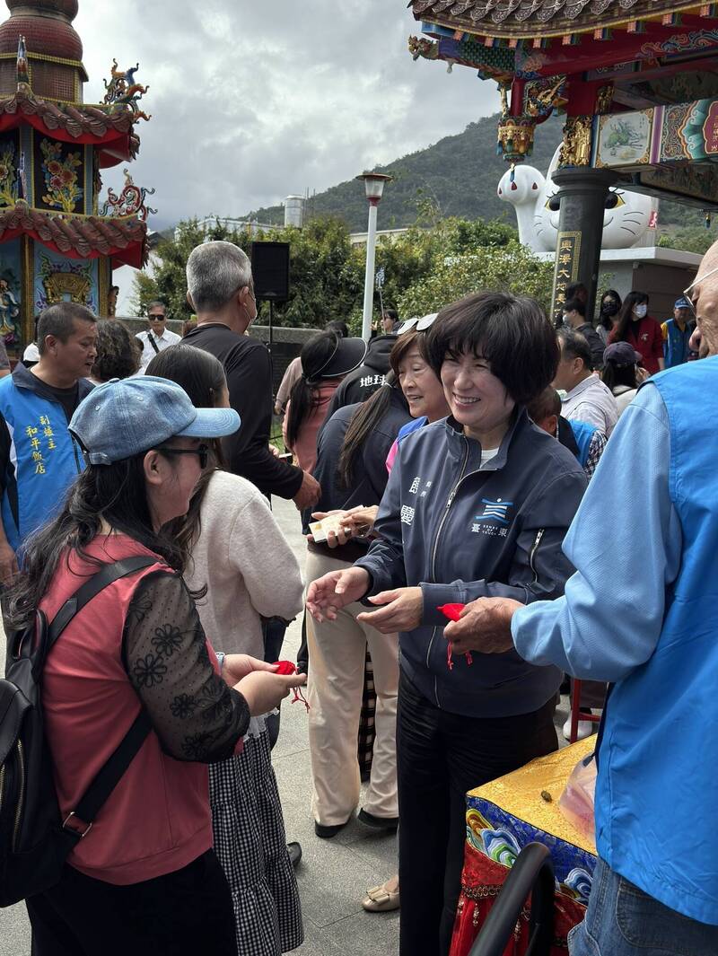 金馬年開運衝太麻里!招財貓土地公廟限量錢母引爆排隊熱潮