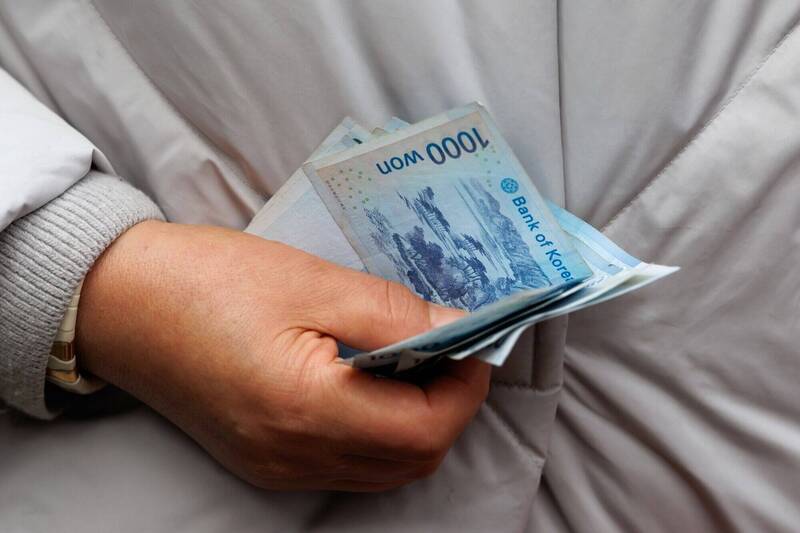 每包逾2000元!韓媒:壓歲錢是南韓成人春節「最重負擔」