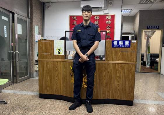 大同分局民生西路派出所员警余睿璇。（记者郑景议翻摄）