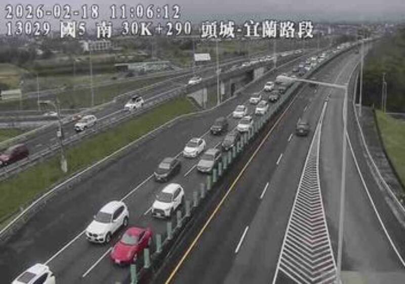 初二回娘家宜蘭湧車潮 國5北上估恐塞到深夜