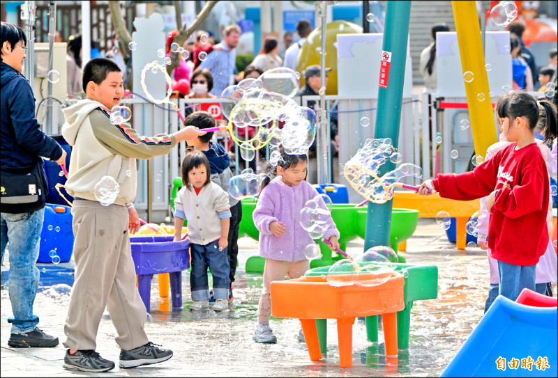 初四估車潮湧現 國道11路段壅塞