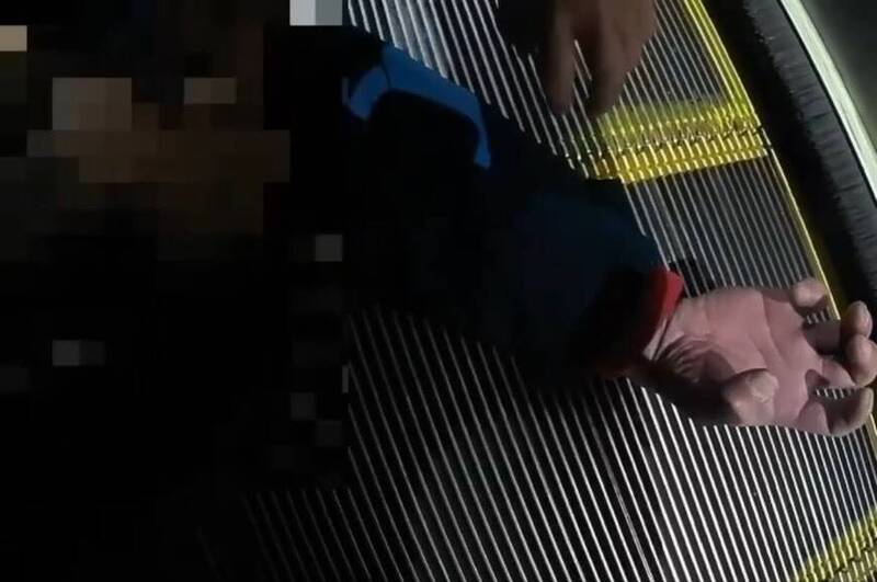 北捷驚魂!男子昏厥倒臥手扶梯 警即刻救援化險為夷