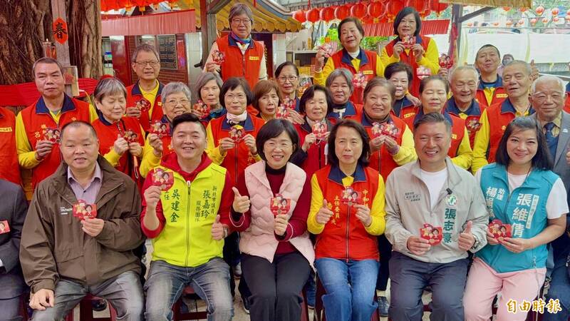 蘇巧慧年節勤跑宮廟 發表第二支政績影片與奧運金牌林郁婷合體