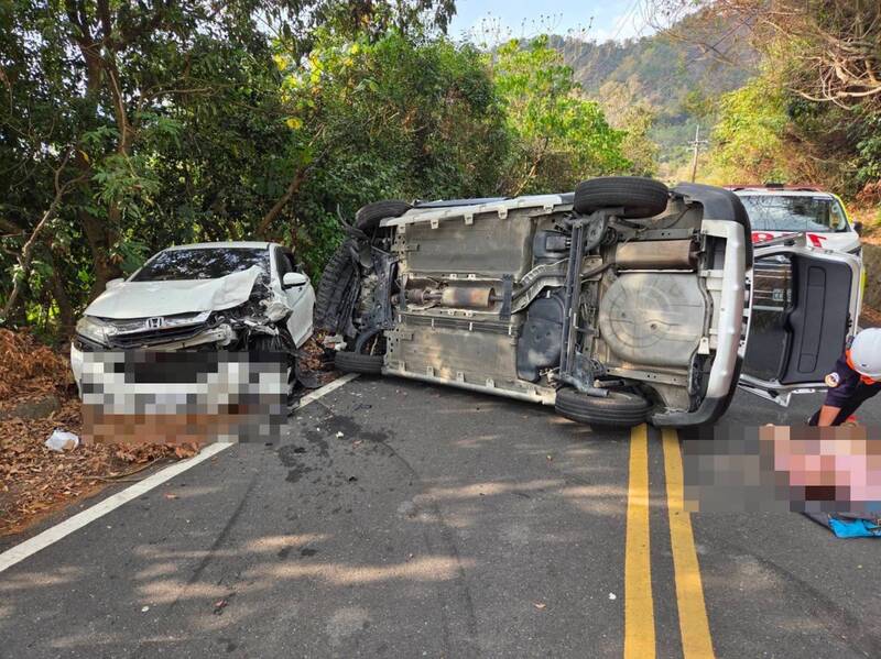 高雄六龜台27線重大車禍 兩車對撞11人受傷送醫