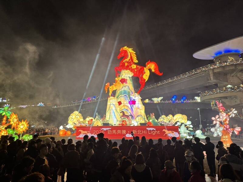 新北燈會試營運吸人氣 22日開幕韓啦啦隊女神安芝儇同樂