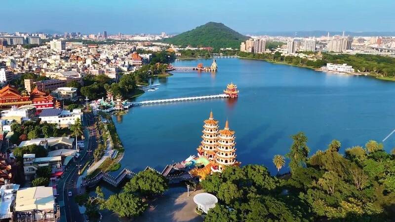 高雄蓮池潭升級亮相 打造春節必拍新景點