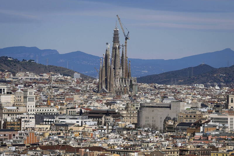 巴塞隆納聖家堂最高塔樓外觀完工 高度達172.5公尺