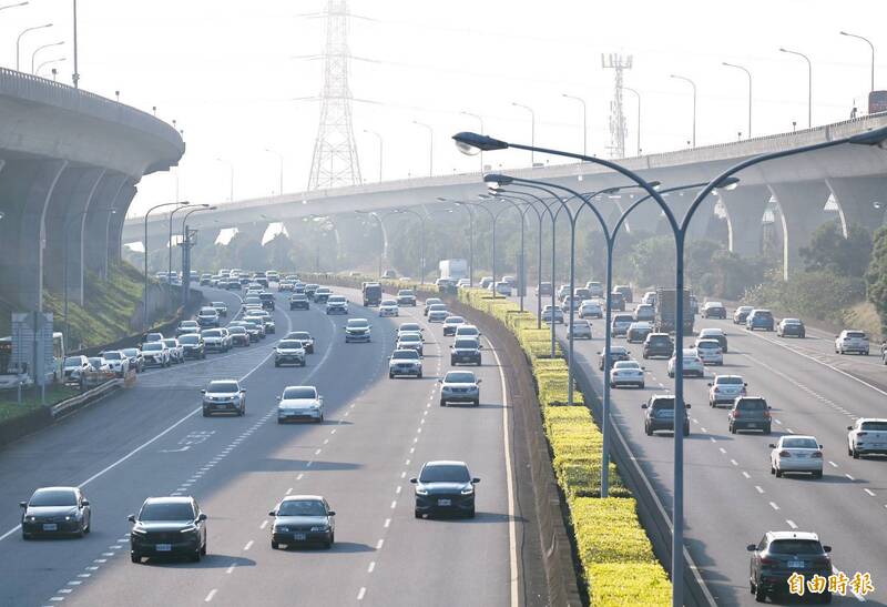 春節收假日國道僅少數路段壅塞 交通量逾70百萬車公里