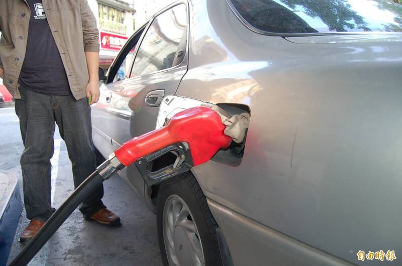 老舊油車汰換電動車補助 環境部:已逾12萬輛