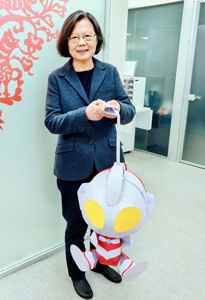 超人力霸王小提燈 27、28日於高雄港18號碼頭發放