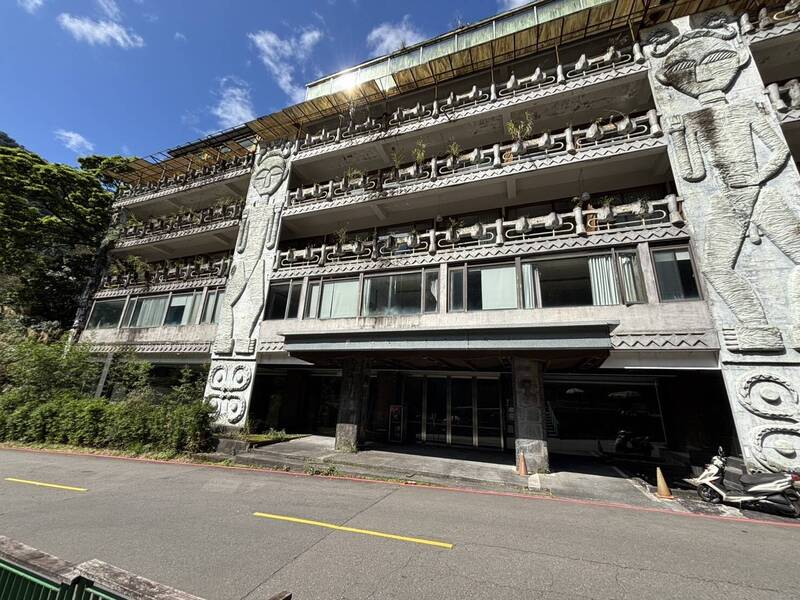 以為是「廢墟」!揪團夜闖烏來飯店探險 這9人慘了